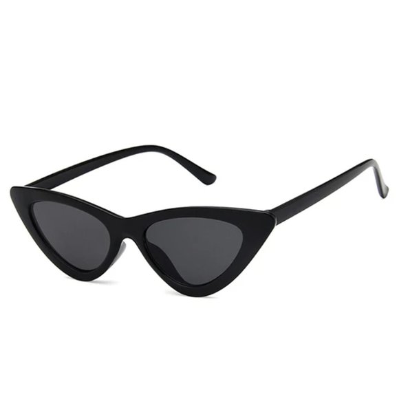 #105🔵Cat Eye Frame Sunglasses - Picture 3 of 5